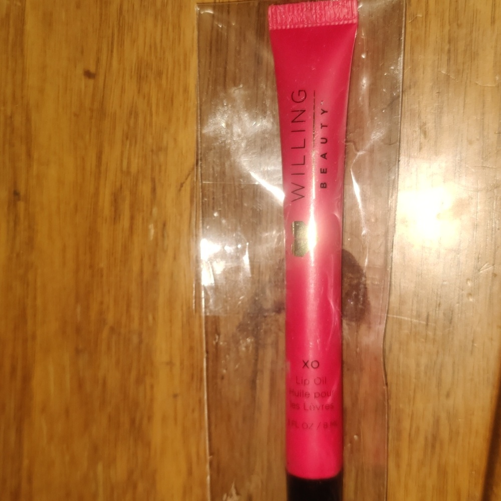 Lip oil